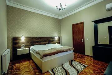 Двухместный номер с 2 отдельными кроватями и видом на город в Отеле Hotel Eurica